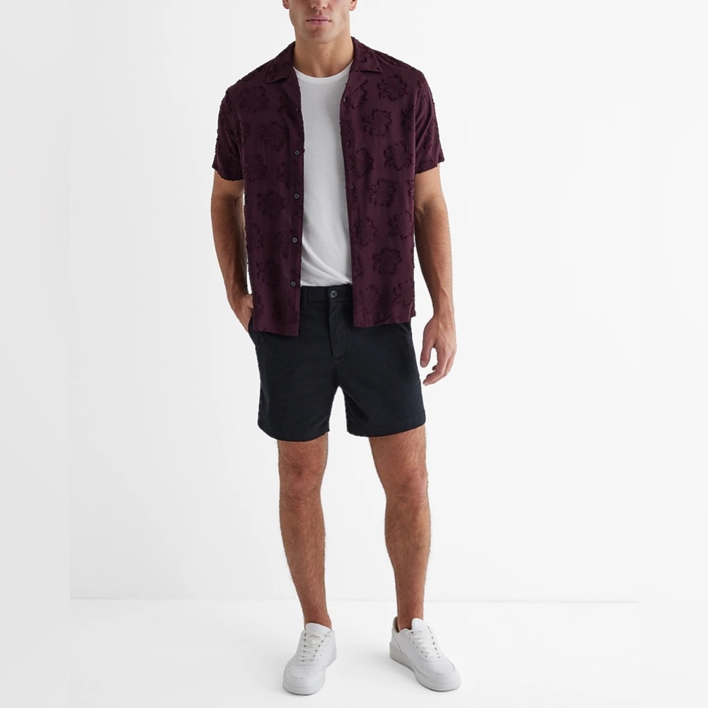 NWT Express mens chino shorts 6 inch 
Mid-thigh